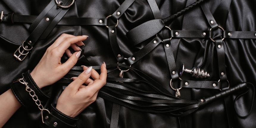 BDSM for begyndere der udforsker bondage, bindinger og tilbehør - lovesexshop.dk sex shop