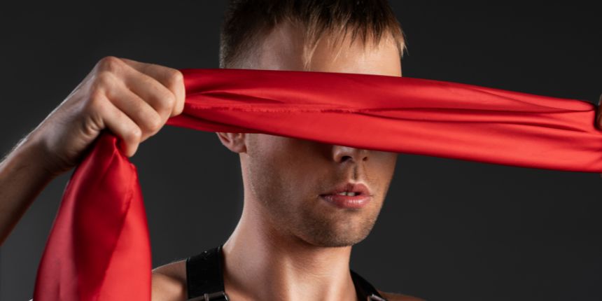 Hvad er en femdom-samtale mellem et par, der udforsker tillid og samtykke, lovesexshop.dk sex shop